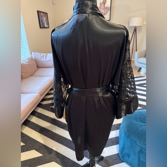 VICTORIA'S SECRET Vintage Gold Label Black Lace and Satin Robe One Size GVC - Picture 3 of 4